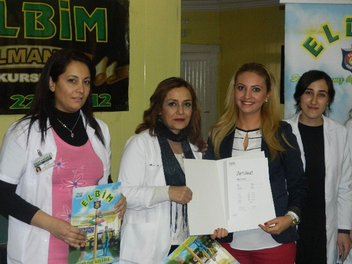 Elbim Kursiyerlerinin Sertifika Heyecanı