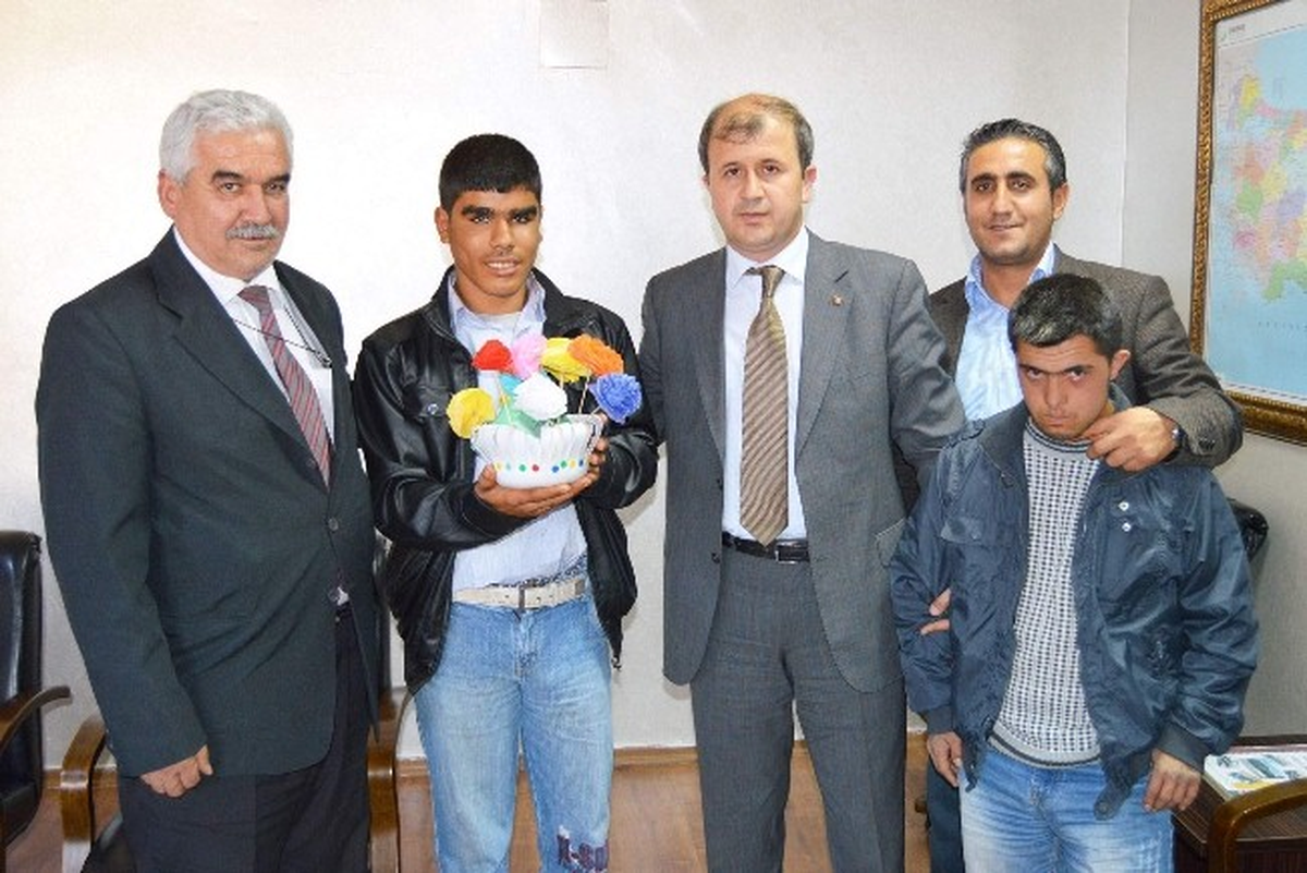 Engelli Öğrencilerden, Kaymakama Çiçek