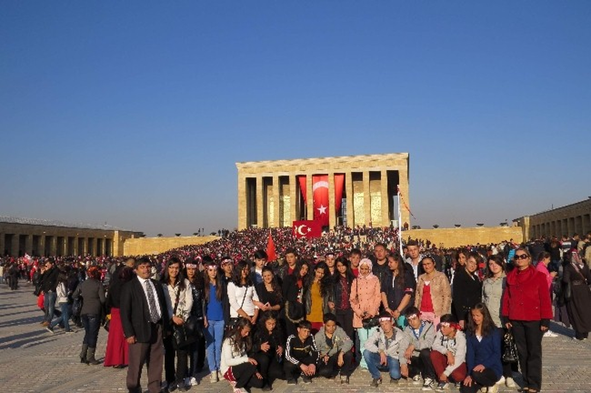 Eskişehirli Öğrenciler Anıtkabir\'den Mutlu Döndü