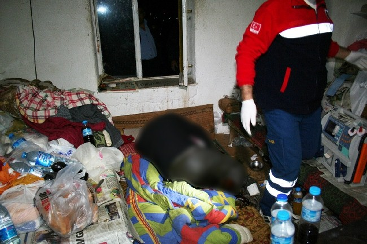 Evinde Cesedi Çürümüş Olarak Bulundu