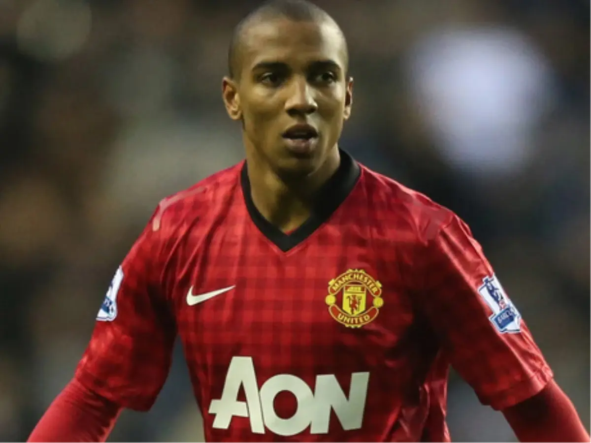 Galatasaray Ashley Young\'un Peşinde