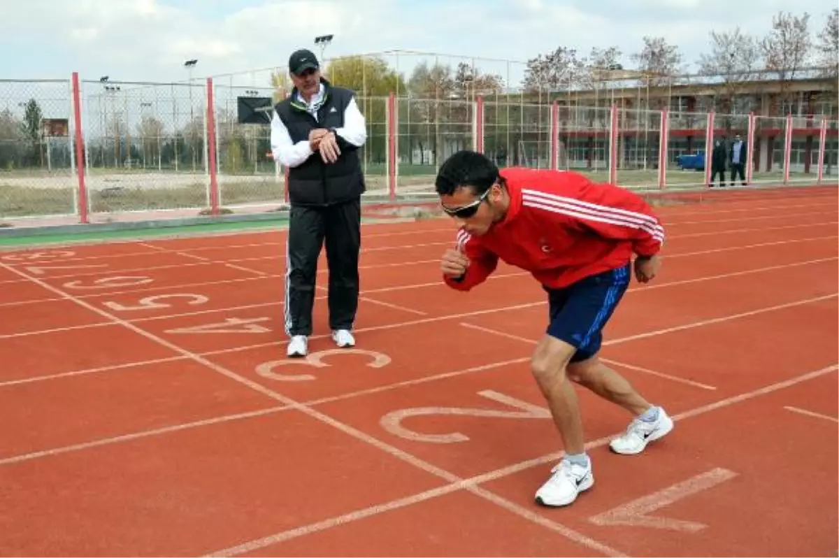 Görme Engelli Oğuz Olimpiyat Birinciliği Hedefliyor