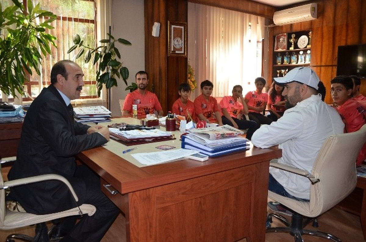 Malatya Anadolu Ateşinden Spor İl Müdürü Fındıklı\'ya Ziyaret