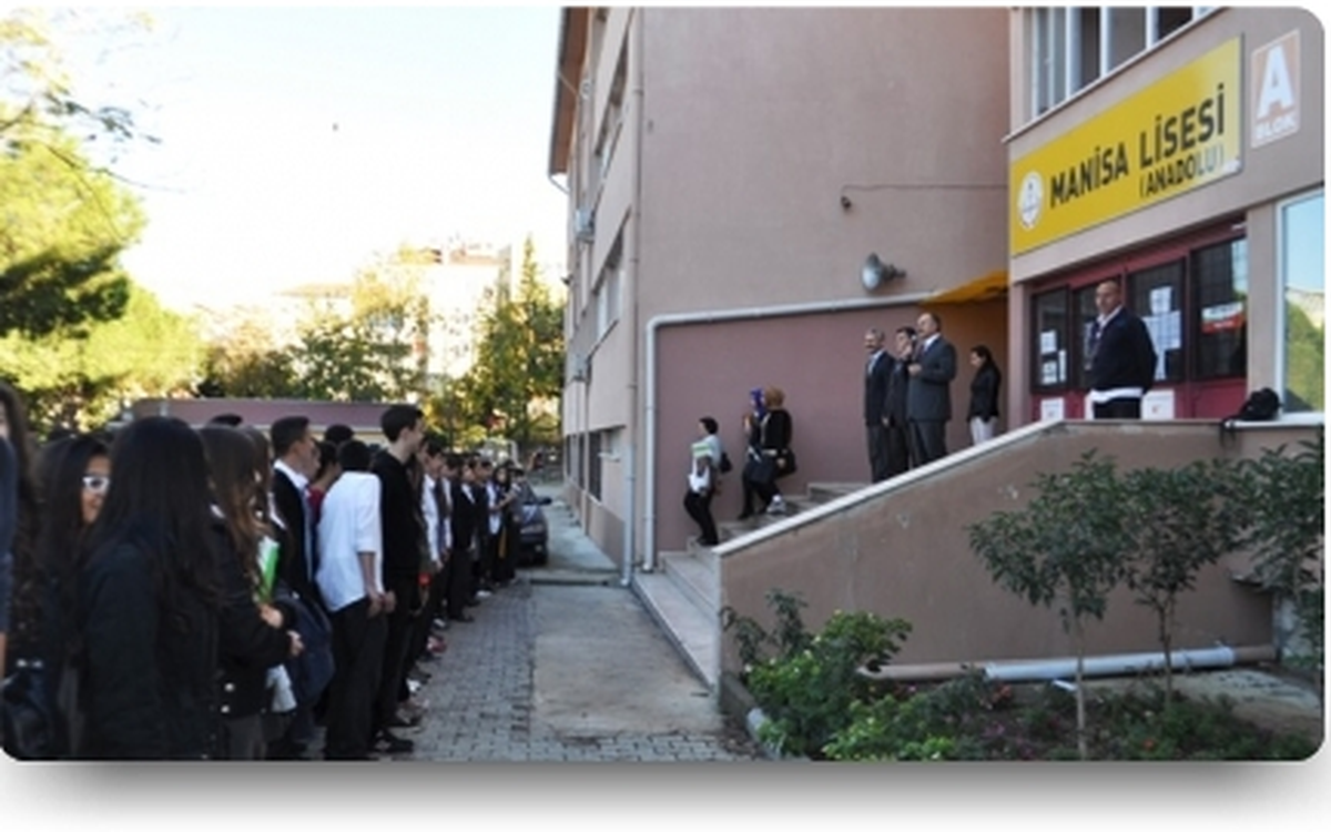 Manisa Milli Eğitim Müdürü, Manisa Lisesini Ziyaret Etti