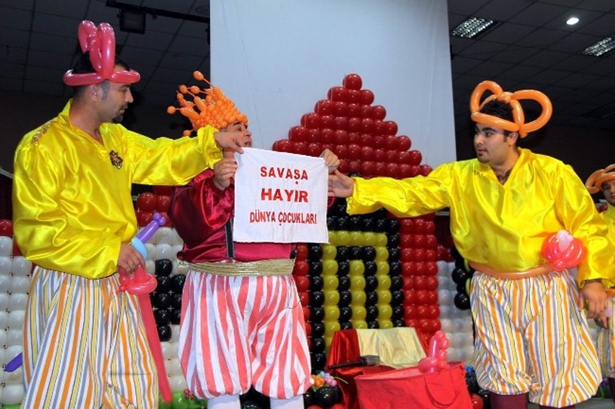 Polis 6 Bin Öğrenciyi Tiyatro ile Buluşturdu