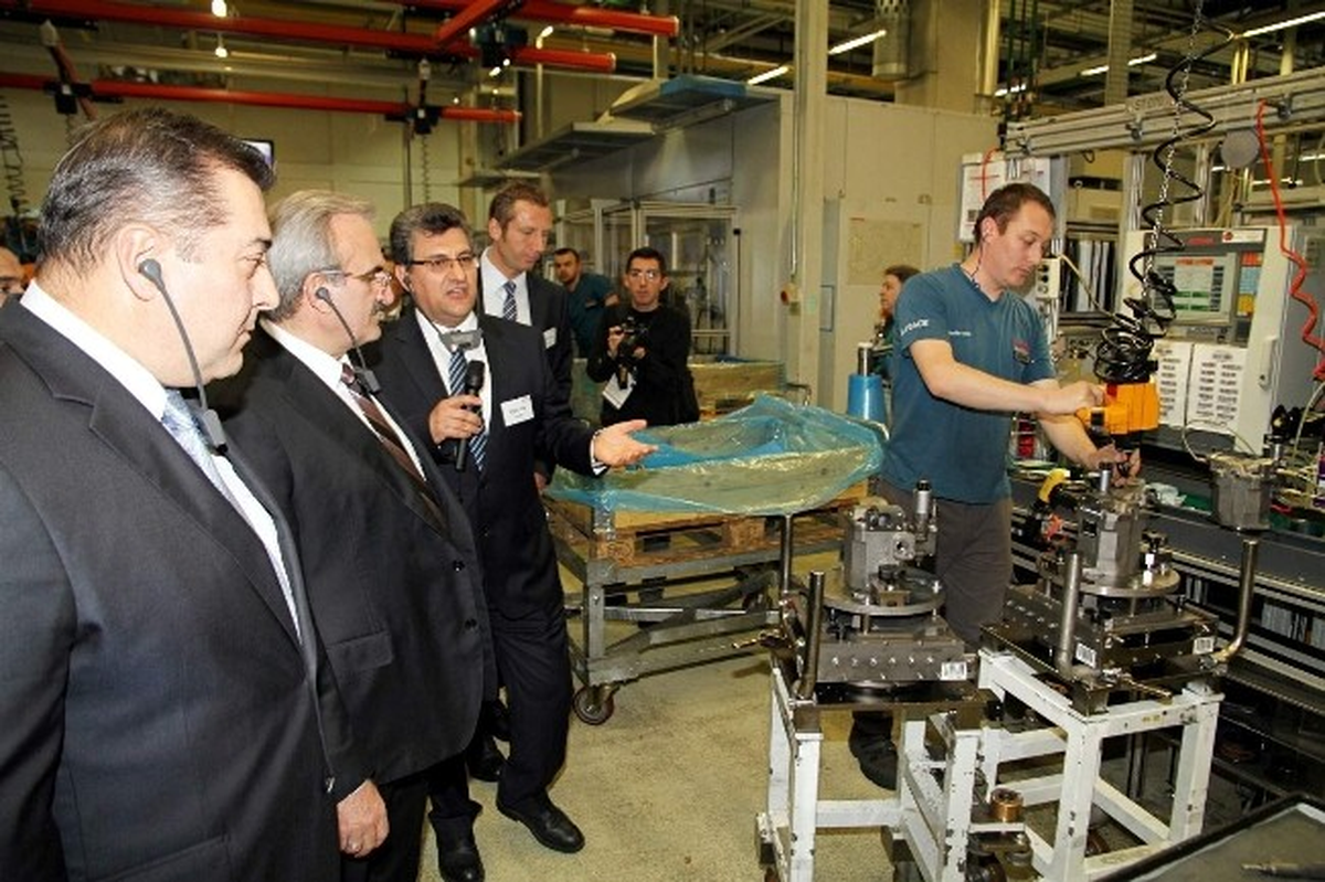Vali Karaloğlu Bosch Fabrikasını Gezdi