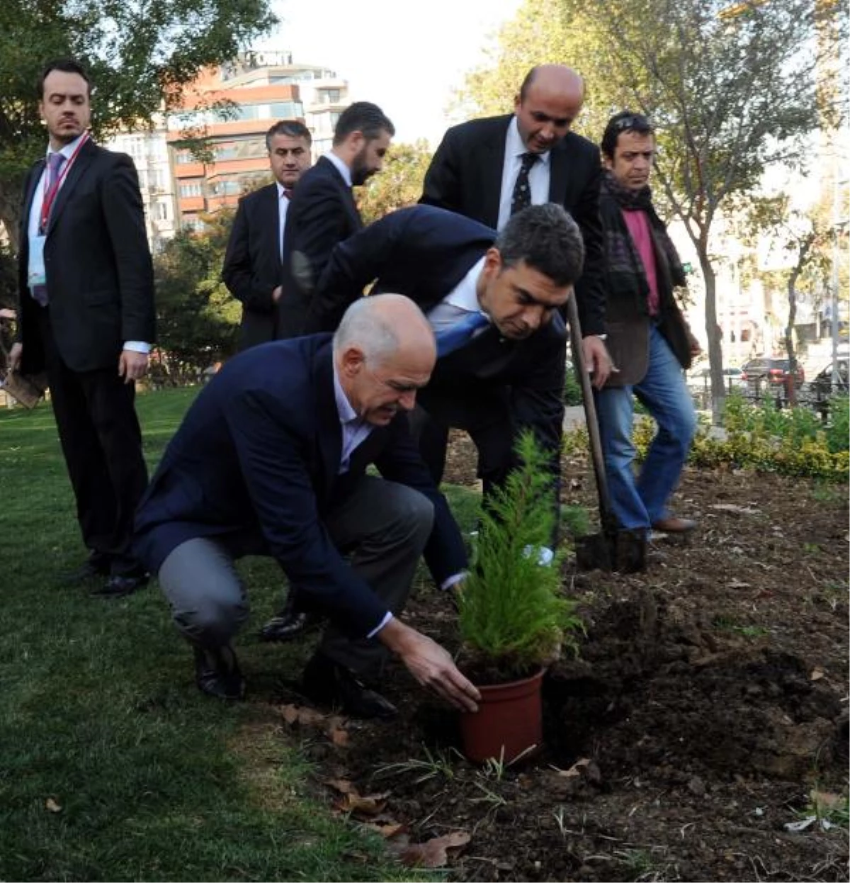Yorgo Papandreu, Gezi Parkı\'na Fidan Dikti