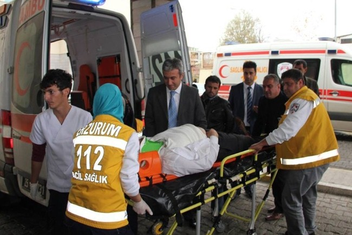 Zırhlı Araç Şarampole Yuvarlandı: 3 Yaralı