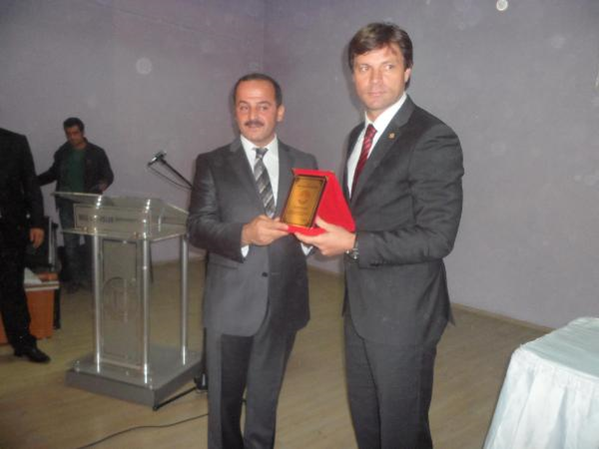 8888ertuğrul Sağlam\'a Çeyrek Asrın Teknik Direktörü Ödülü (2)