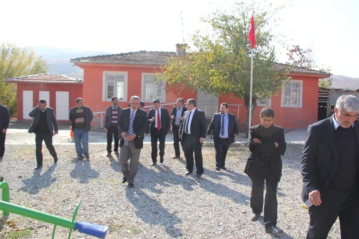 Ağbaba: "300 Bin Atanamayan Öğretmen Var Ama Okullar Öğretmensiz"