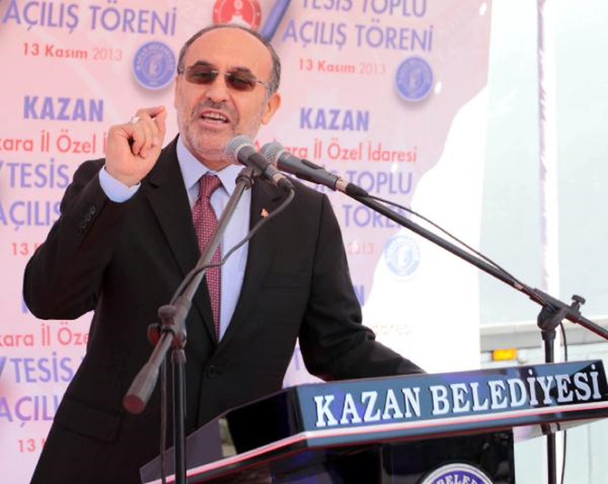 Kapusuz: Başbakan ile Arınç Arasında İletişim İhtiyacı Var