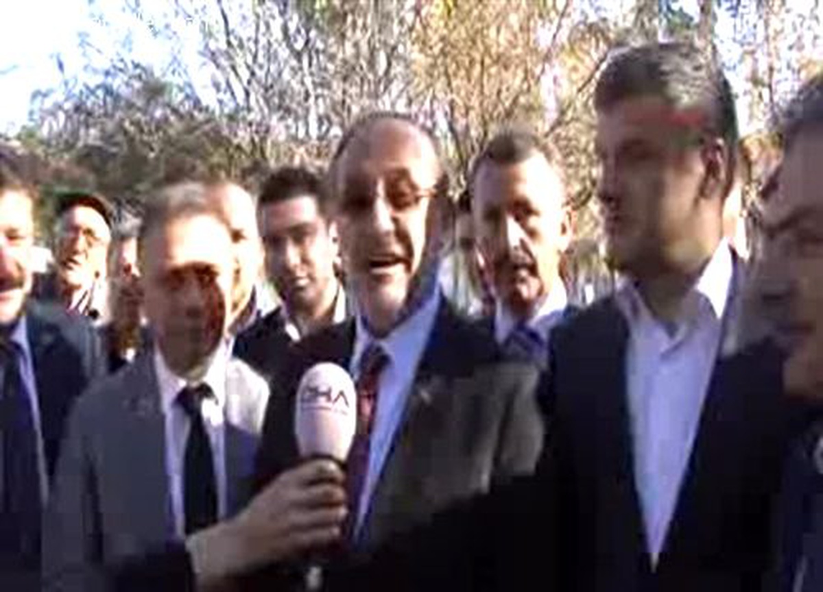 AKP\'li Kapusuz Başbakanla Arınç Arasında İletişim İhtiyacı Ortaya Çıkmıştır