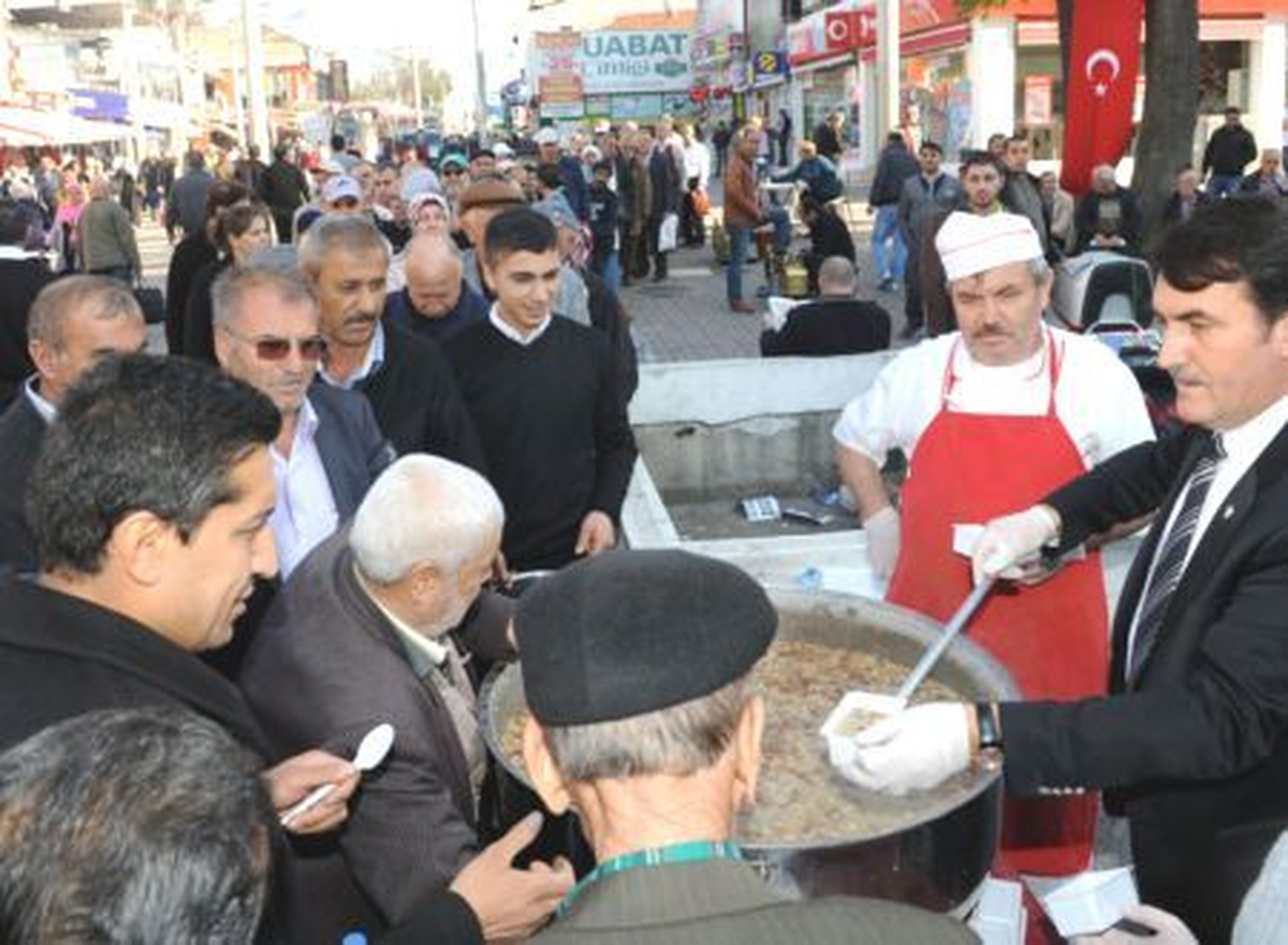 Akşehir Yurtkur\'dan Aşure