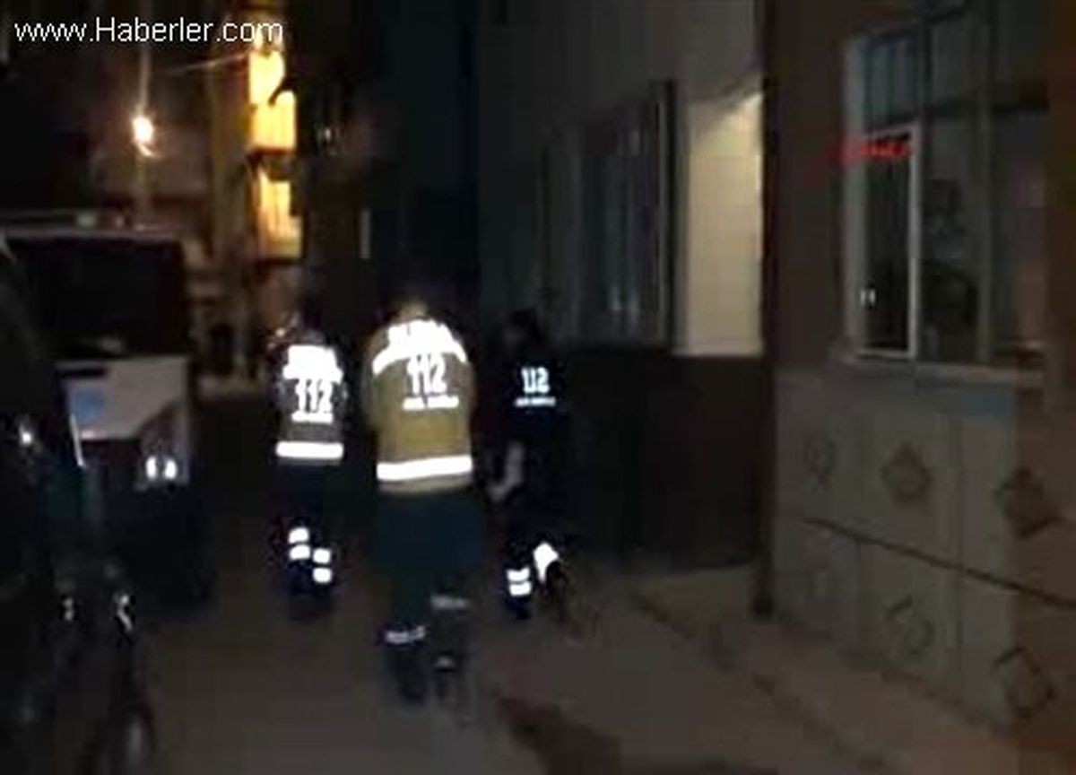 Annesini Öldürüp Polisi Aradı