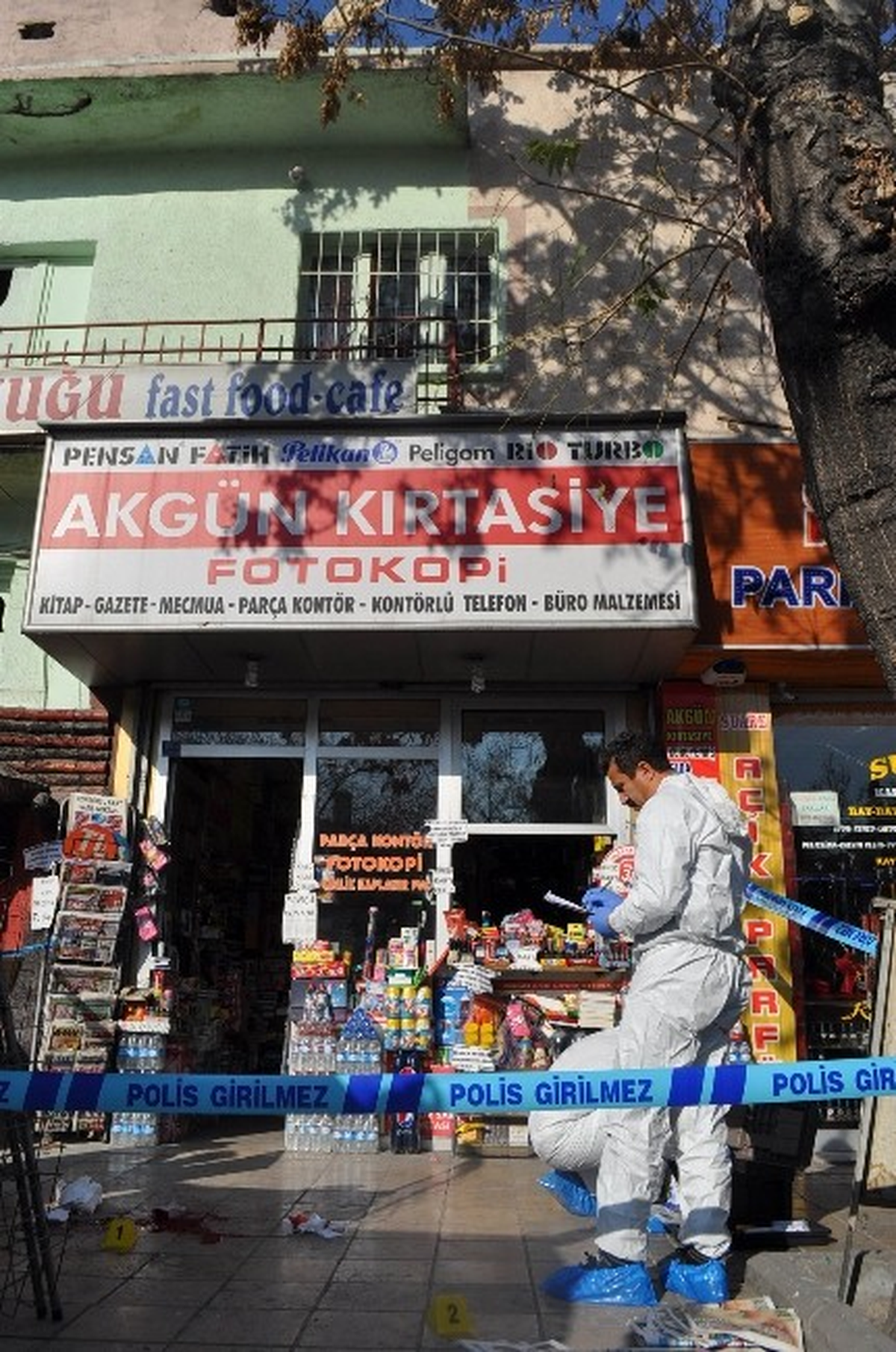 Anten Düzeltirken Düşerek Öldü