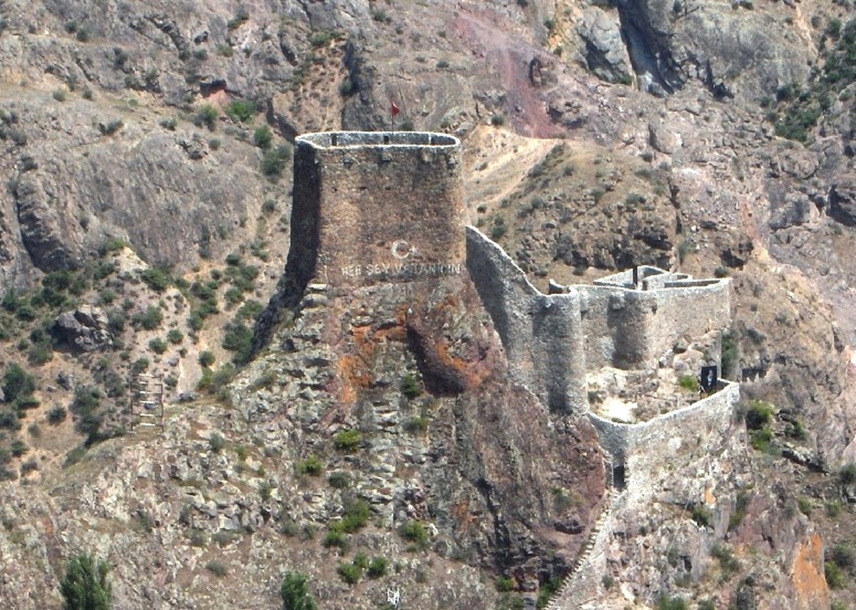 Artvin Kalesi Turizme Kazandırılıyor