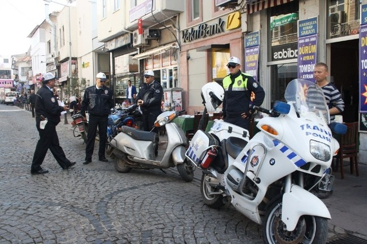 Ayvalık\'ta Motosikletlere Sıkı Denetim