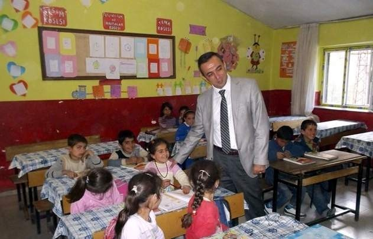 Bahçesaray Kaymakamı Açıkgöz, Köy Ziyaretleri Devam Ediyor
