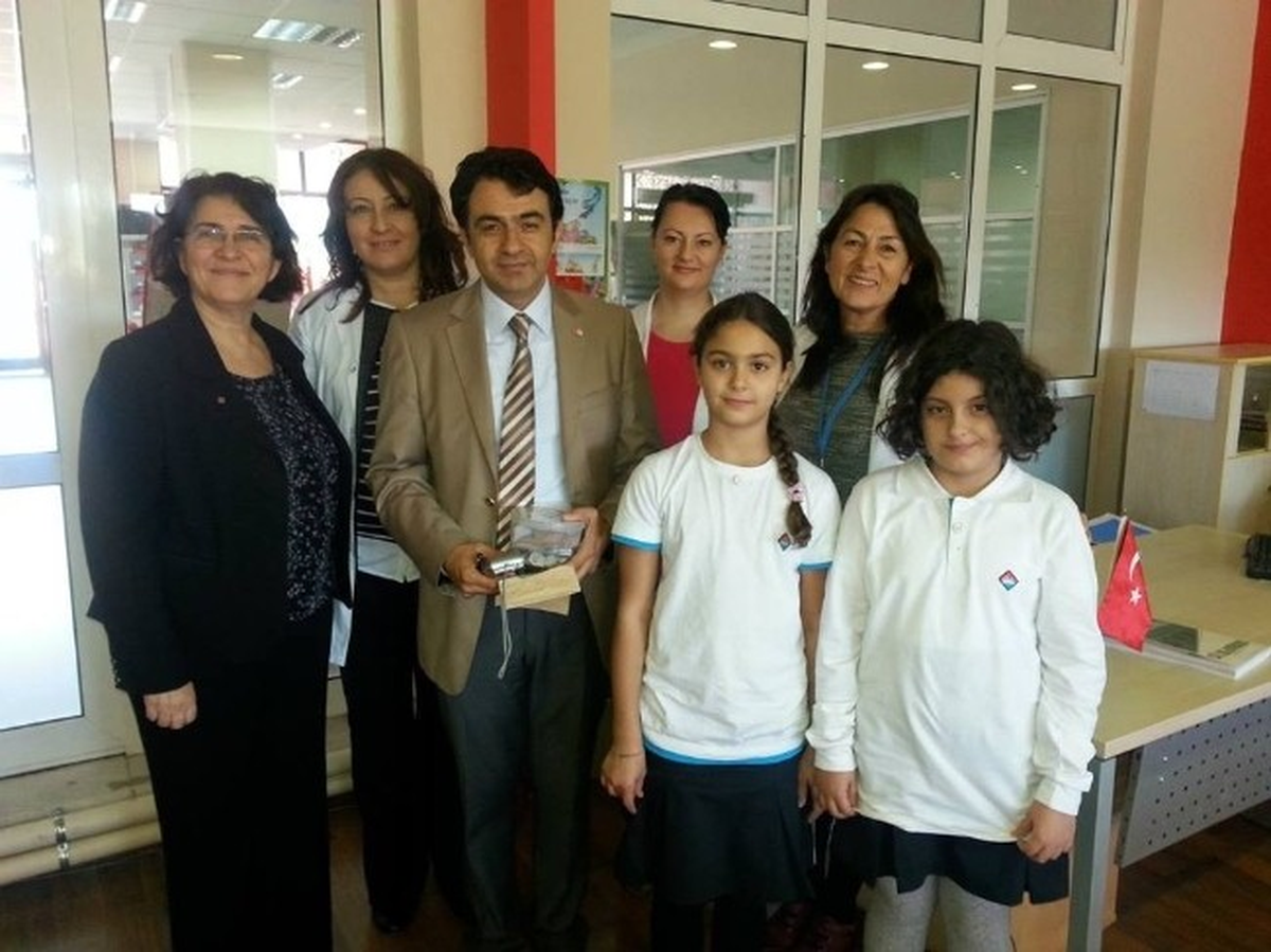 Bahçeşehir Öğrencileri Kızılay\'a Yardımda Bulundu