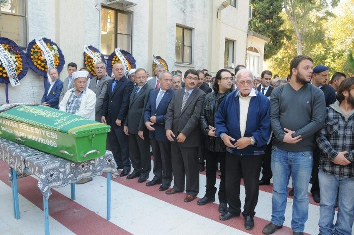 Manisa Belediye Başkanı Ergün\'ün Halası Vefat Etti