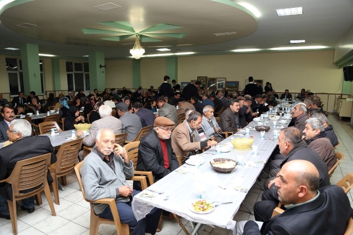 Şehitkamil Belediye Başkanı Fadıloğlu İftar Yemeği Verdi