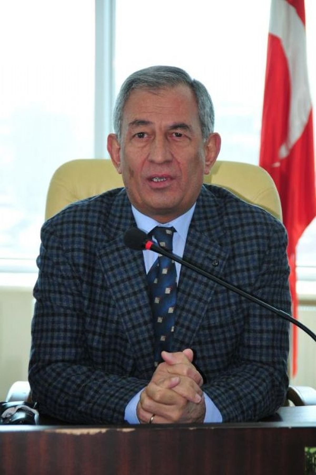 BDP Muş Milletvekili Çelik\'in Basın Toplantısı