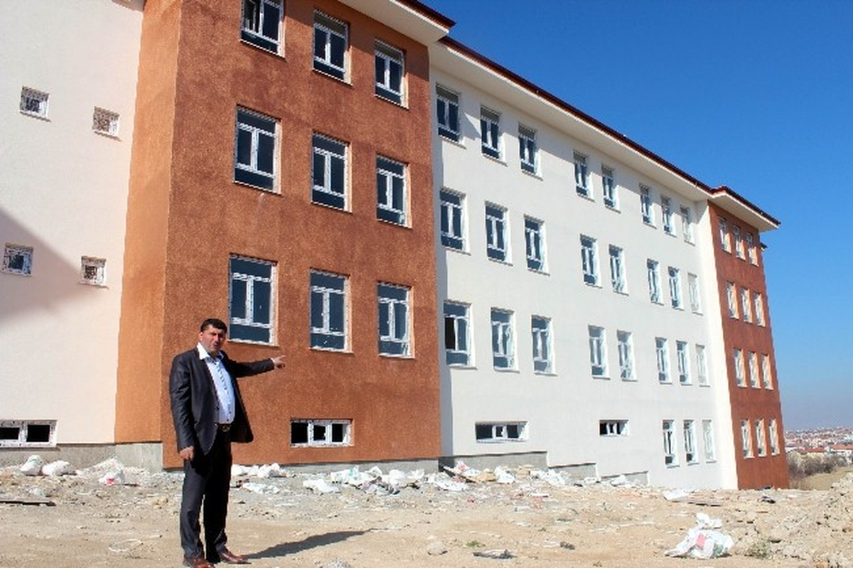 Beyşehir\'de Fetullah Bayır Fen Lisesi Açılış İçin Gün Sayıyor