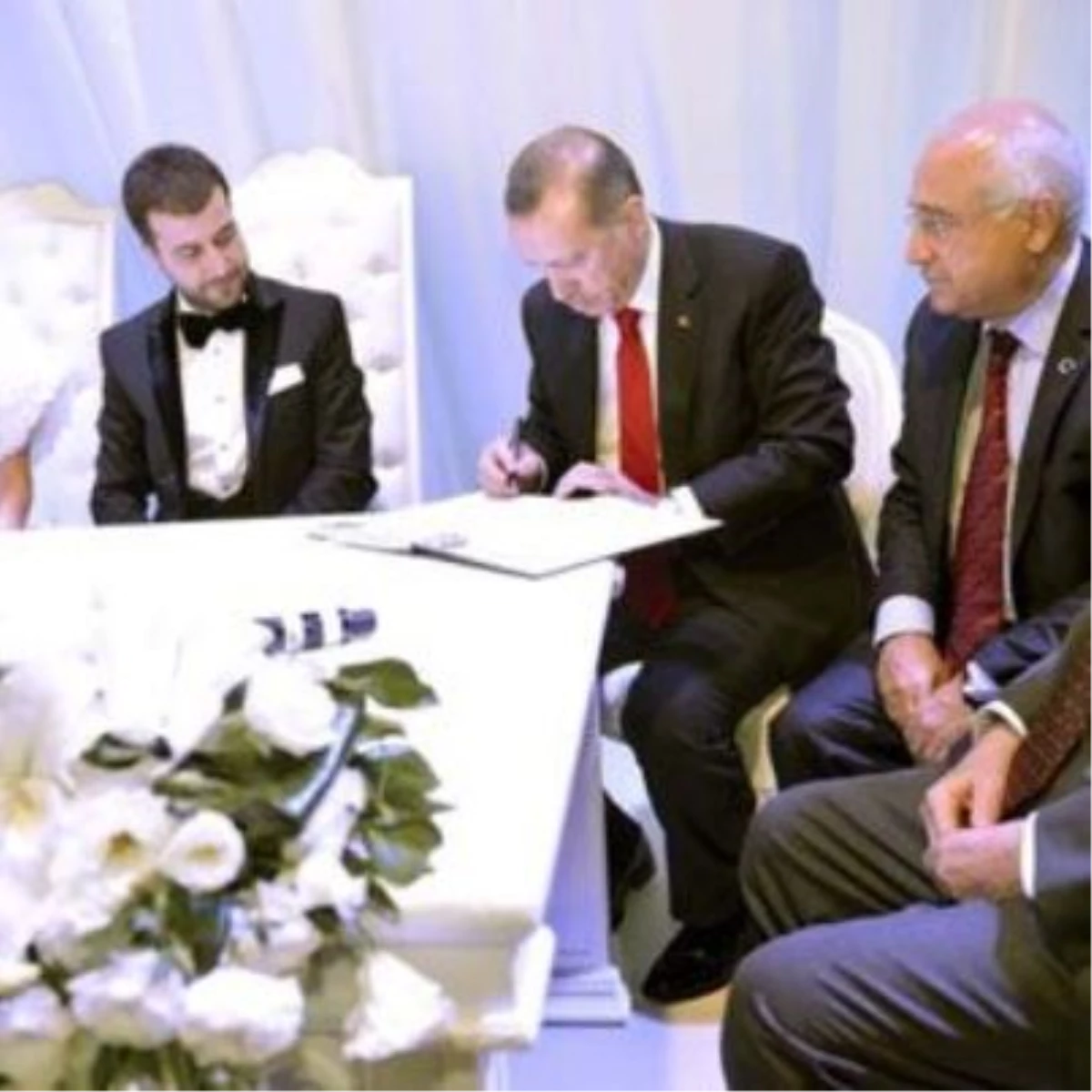 Bakan Çiçek ve Erdoğan Nikah Şahitliği Yaptı