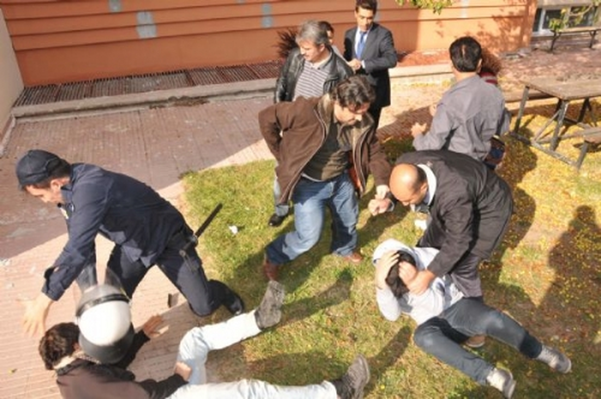 Cü\'de Karşıt Görüşlü Öğrenciler Arasındaki Kavga