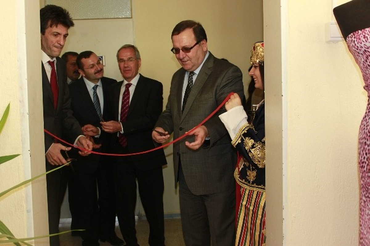 Dinar MYO Moda Tasarım Bölümü Açıldı