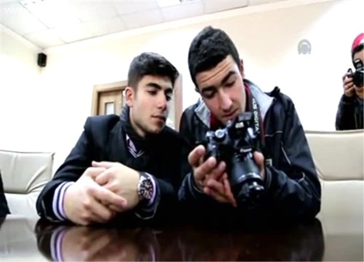 Erzurum\'da Engellilere İşaret Diliyle Fotoğrafçılık Eğitimi