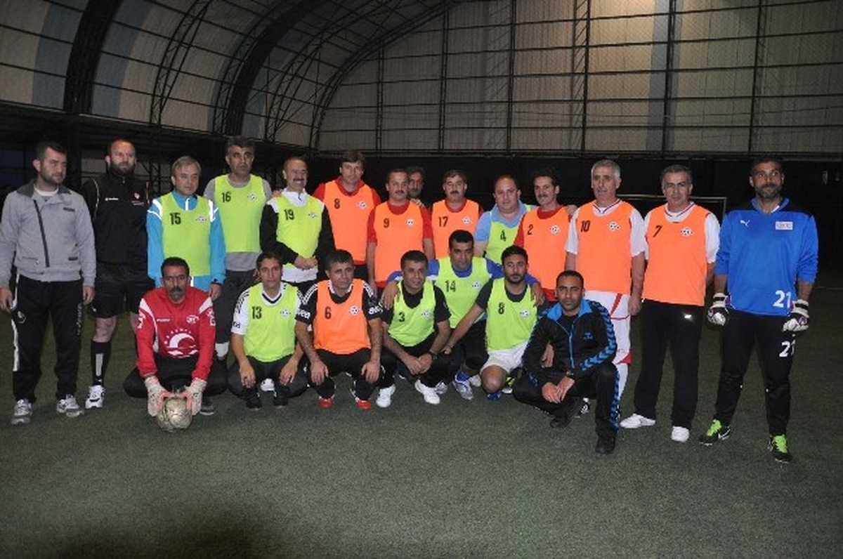 Eskişehirspor Teknik Direktörü Sağlam, Muş\'ta Top Koşturdu