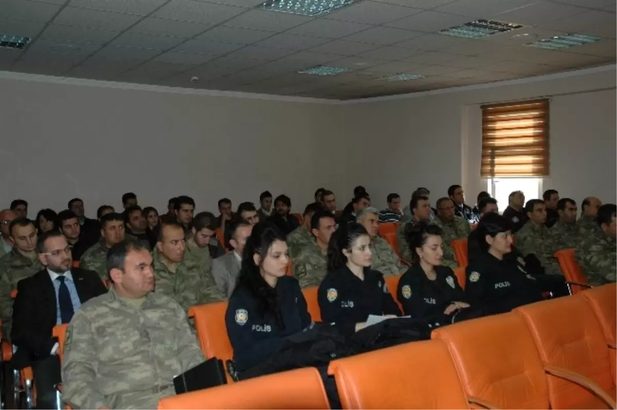 Erzurum'da Kolluk Personeline İletişim Becerilerini Geliştirme Eğitimi Semineri