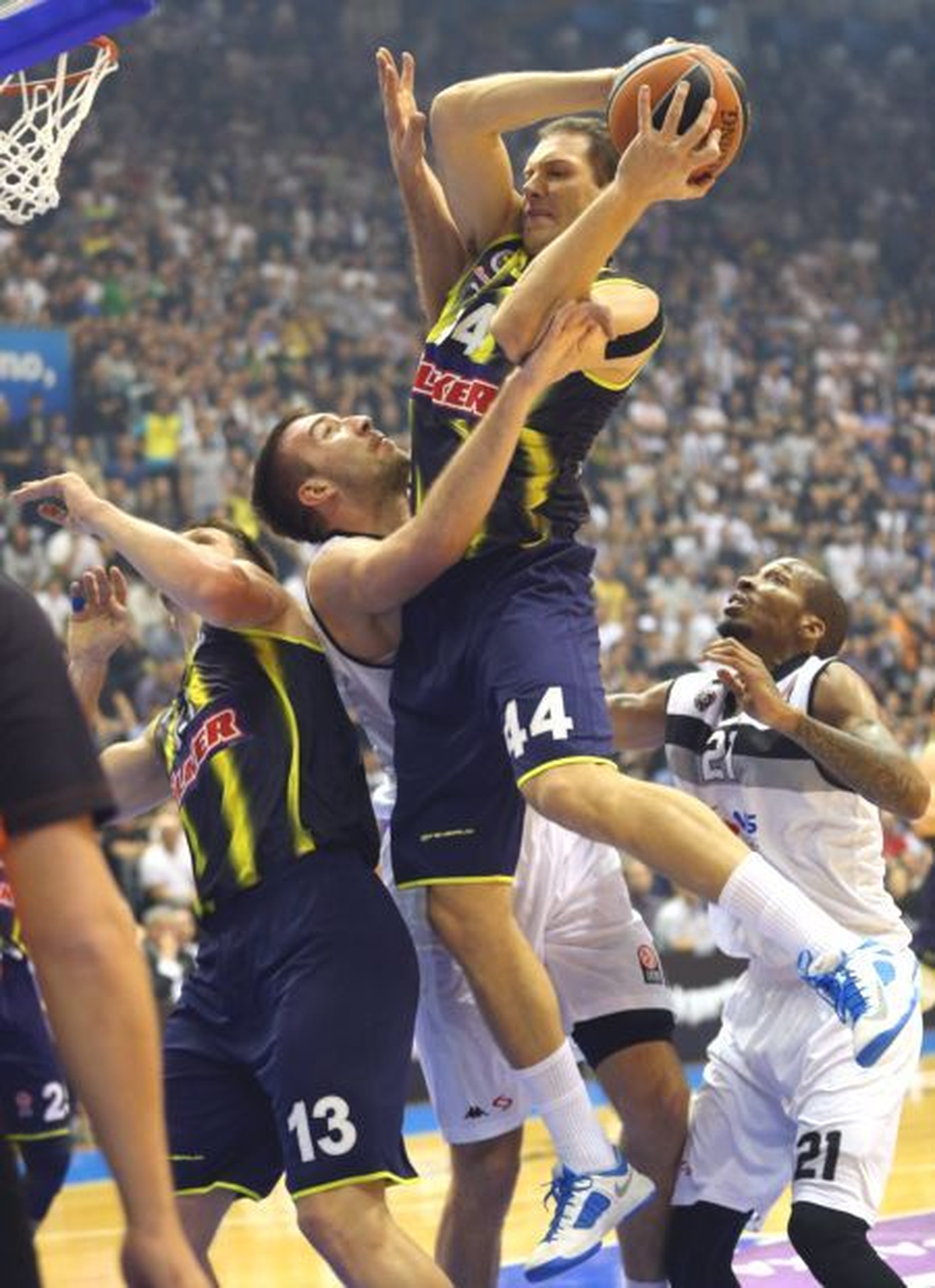 Fenerbahçe Ülker\'de Hedef 5\'te 5