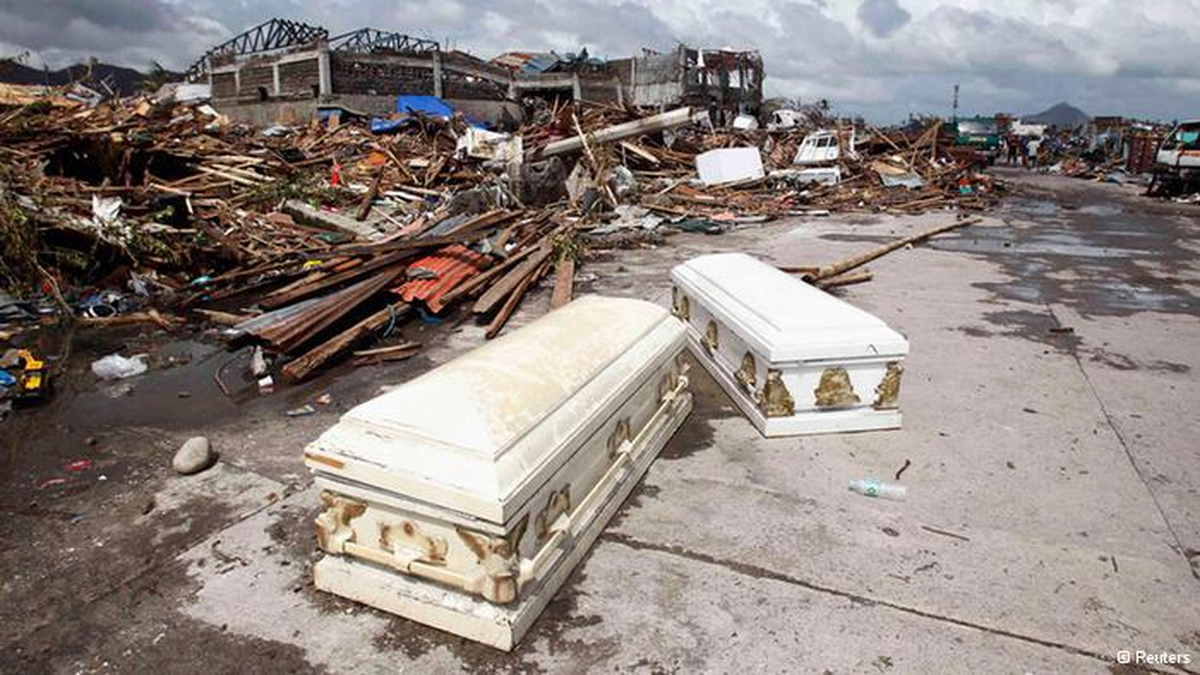 Filipinler\'de Haiyan Tayfunu