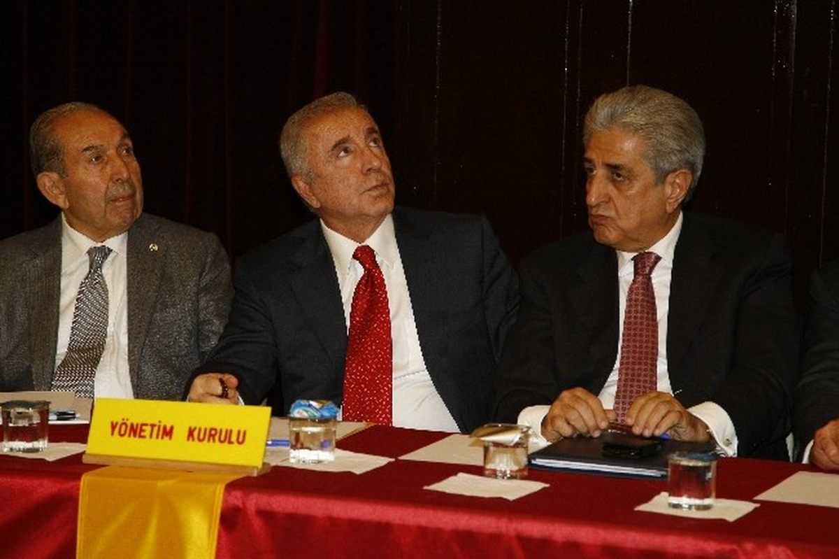 Galatasaray\'ın Kasım Ayı Olağan Divan Kurulu Toplantısı Başladı