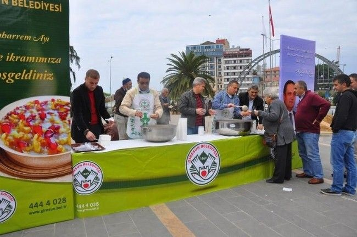 Giresun\'da Bin 500 Aşure Dağıtıldı