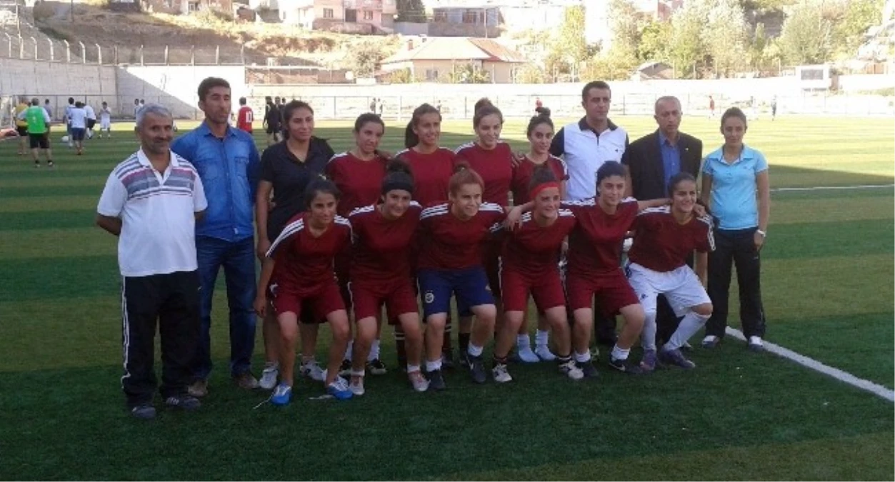 Hakkarigücü Bayan Futbol Takımı, Mutlu Döndü
