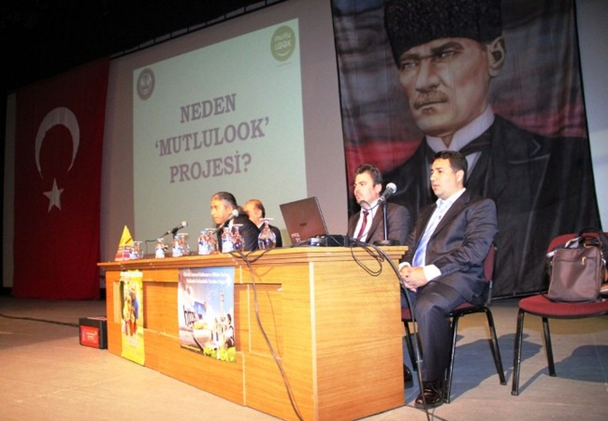 İzmir Emniyetinden Güvenli Okul ve Güvenli Eğitim Projesi