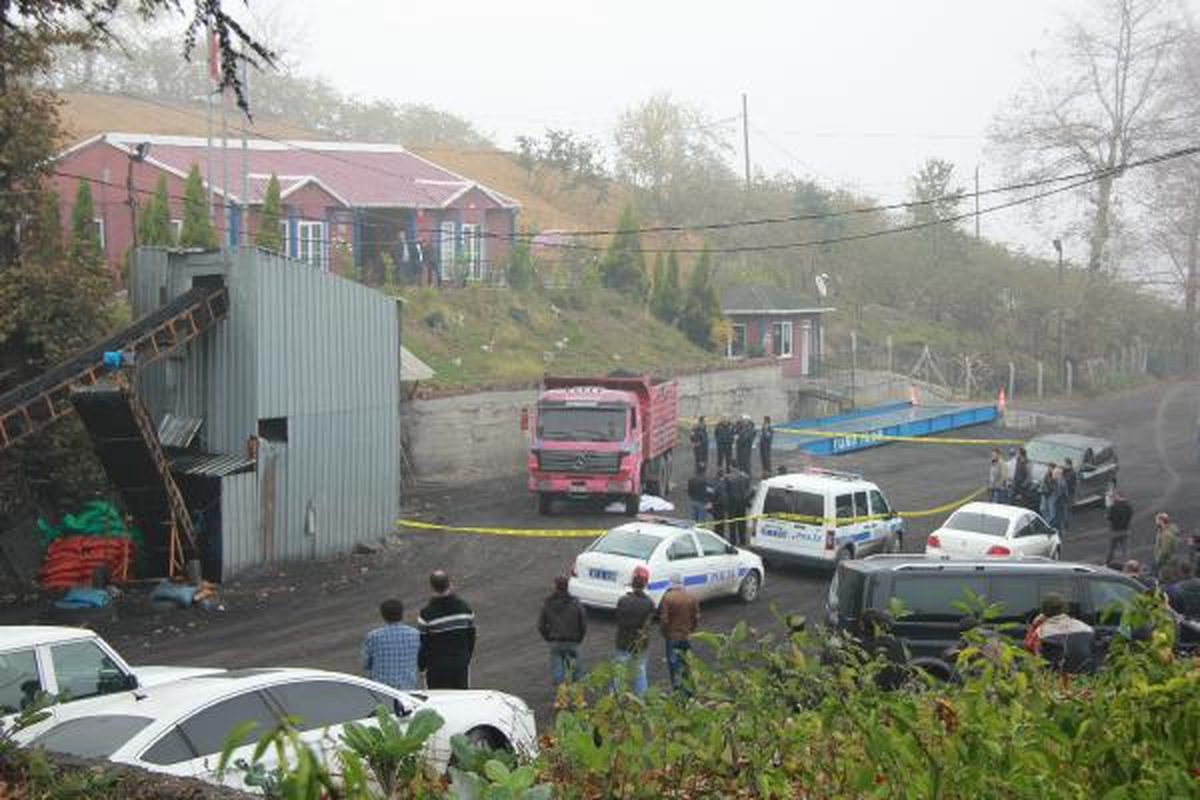 Kantar Görevlisi Kamyonun Altında Öldü