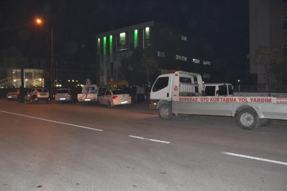 Kovalamaca Sonucu Durdurulan Otomobilden Bin Uyuşturucu Hap Çıktı