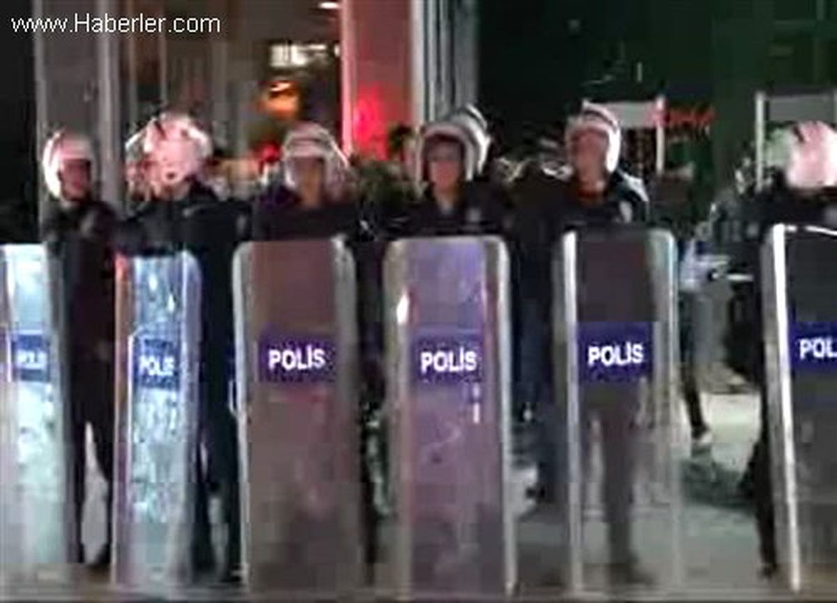 Marmara Üniversitesinde Çok Sayıda Öğrenci Gözaltına Alındı