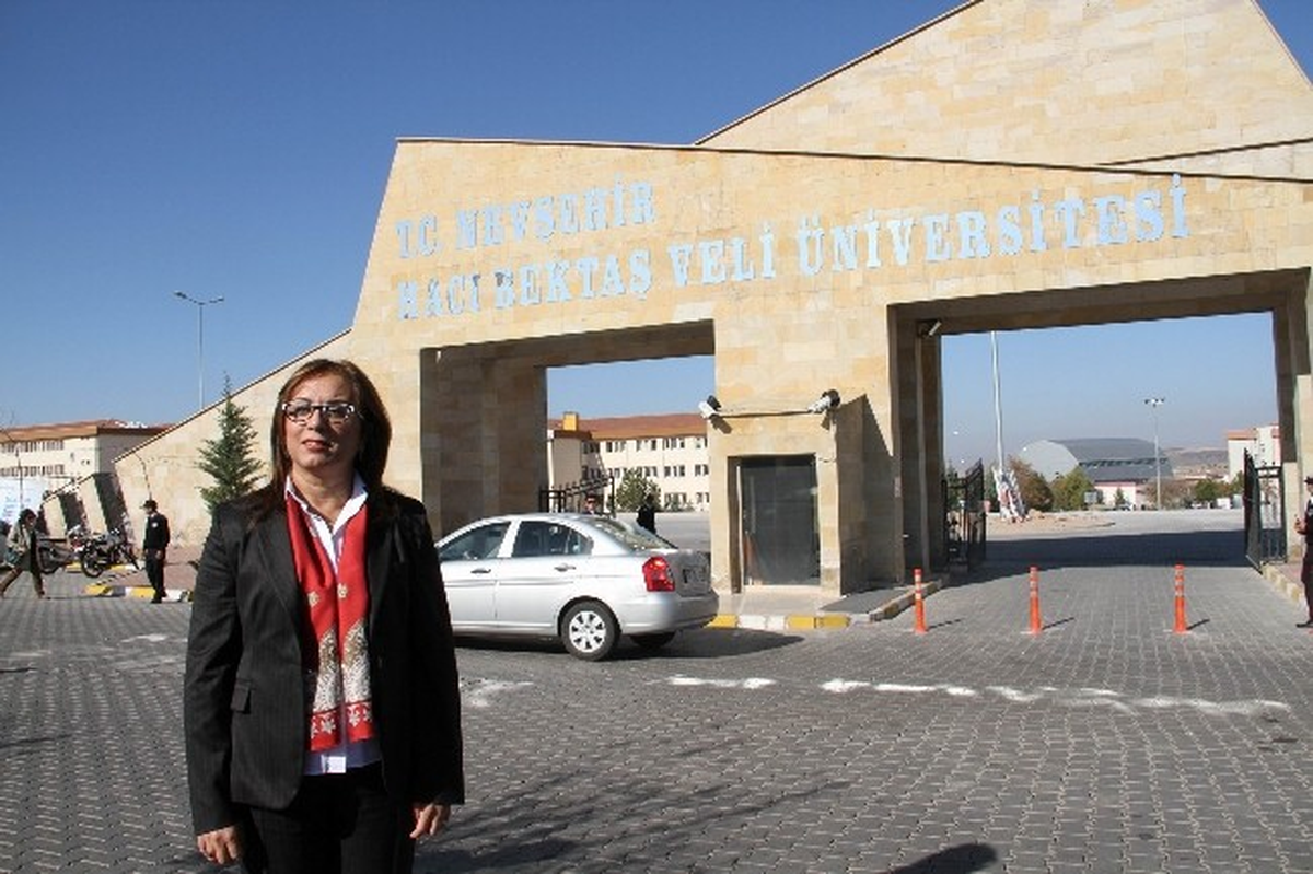 Nevşehir Hacıbektaş Veli Üniversitesi\'nin Yeni Tabelaları Takıldı