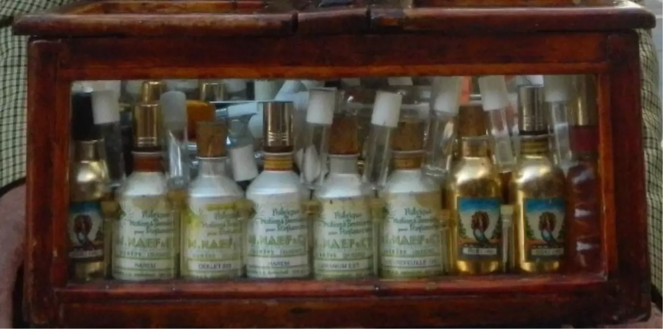 (Özel Haber) 58 Yıldır Esansçılık Yapıyor