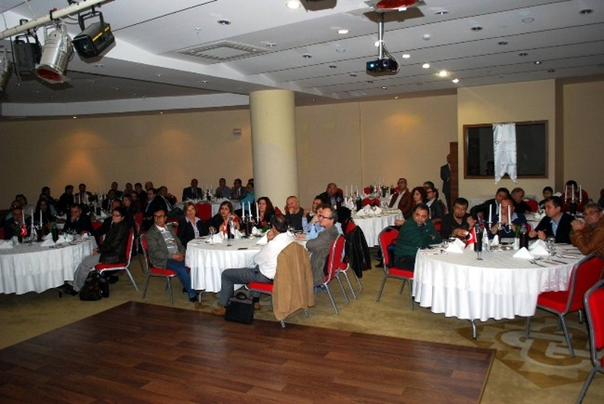 Salihli\'de Kolon ve Meme Kanseri Semineri Düzenlendi