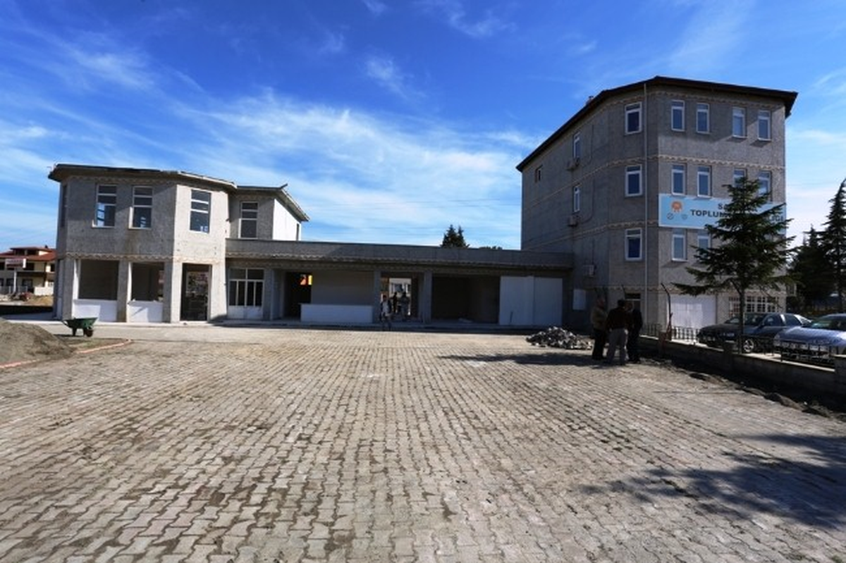 Serdivan Belediyesi\'nden Yazlık Mahallesi\'ne Bir Hizmet Daha