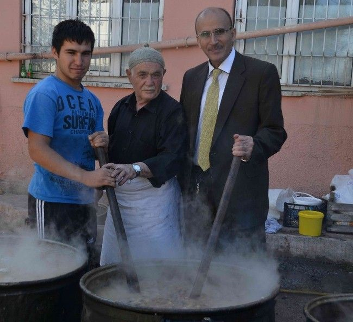 Simav Anadolu İmam Hatip Lisesi Aşure Dağıttı