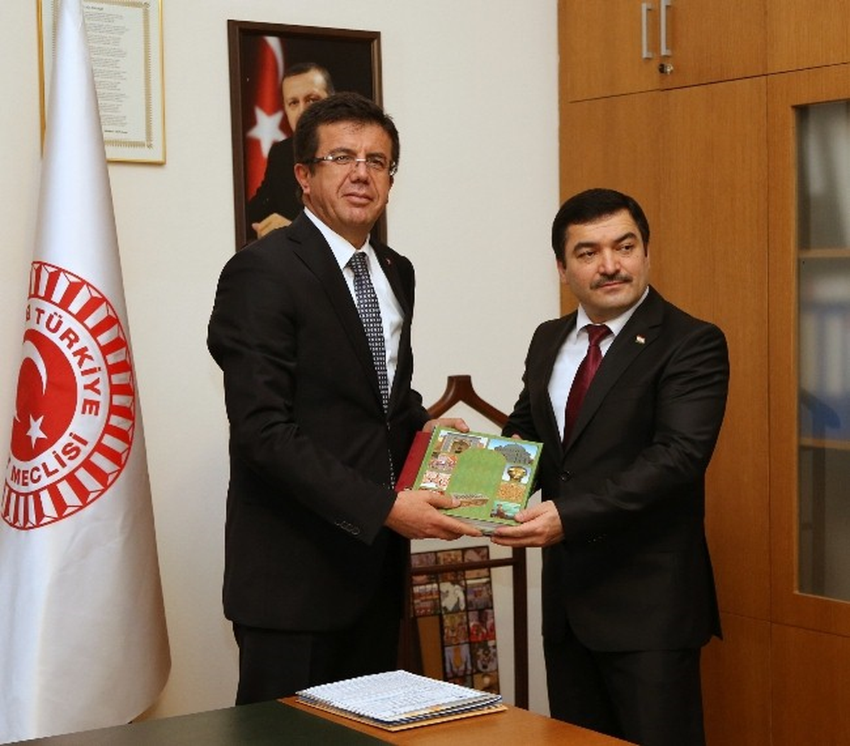 Tacikistan Büyükelçisinden AK Parti\'li Zeybekçi\'ye Ziyaret