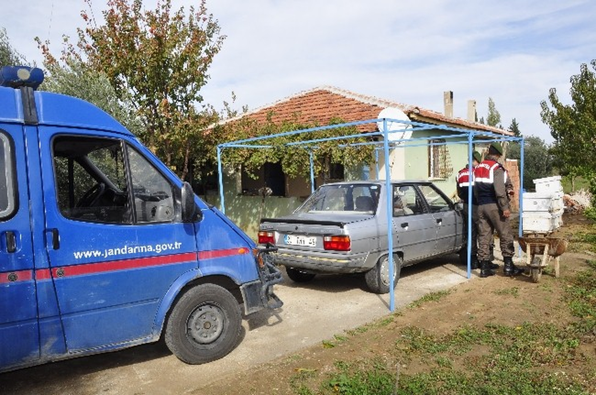 Torbalı\'da 80 Yaşındaki Emekli Evinde Ölü Bulundu