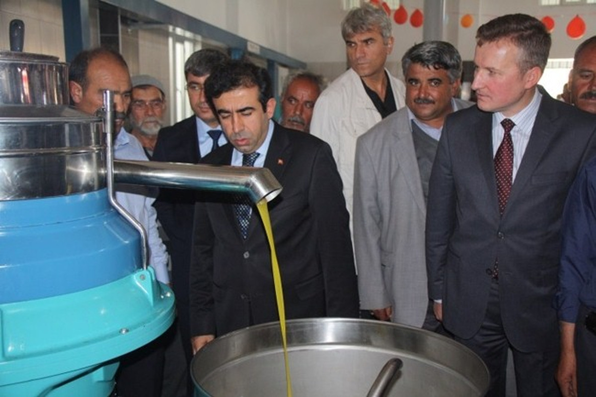Vali Güzeloğlu Zeytin Üreticileriyle Bir Araya Geldi